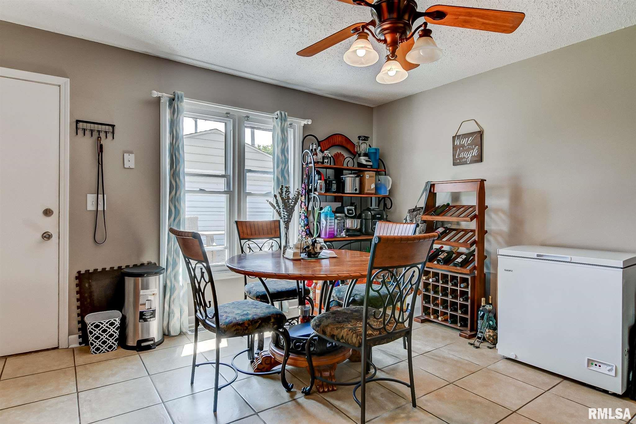 1824 Stonehenge Road Springfield, IL 62702 - Photo 12 of 26 Gallery Image 12