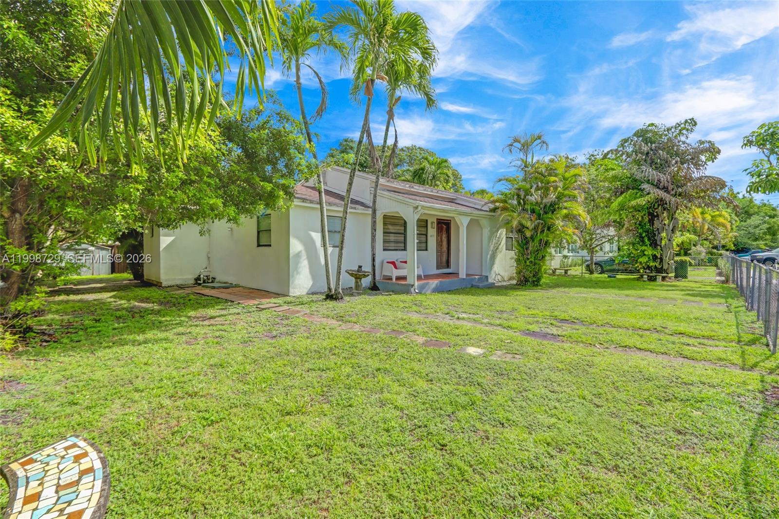 6871 Southwest 37th Street Miami, FL 33155 - Photo 1 of 20