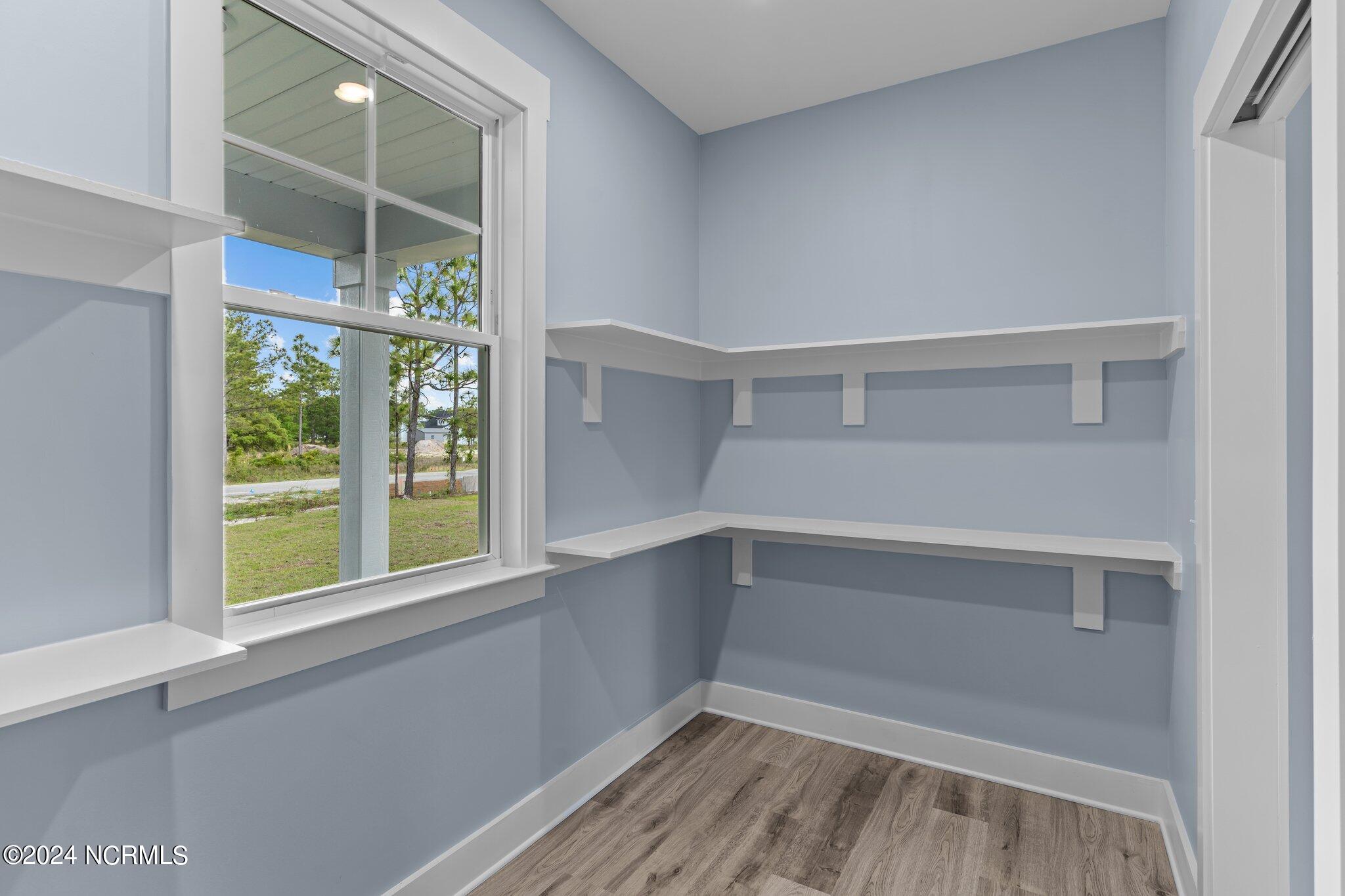 520 Barber Road Southport, NC 28461 - Photo 24 of 34 Large primary closet