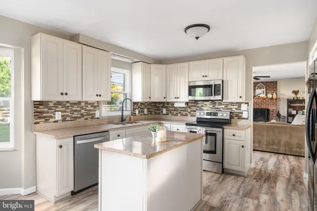 $524,900 | 3 Lord Fairfax Drive, Fredericksburg, VA 22405