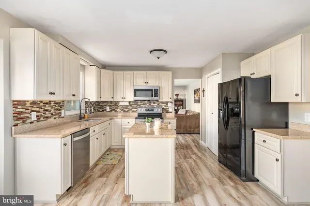 $524,900 | 3 Lord Fairfax Drive, Fredericksburg, VA 22405