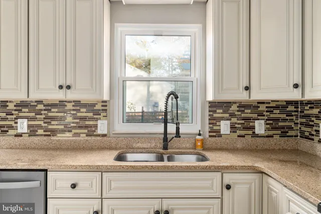 $524,900 | 3 Lord Fairfax Drive, Fredericksburg, VA 22405