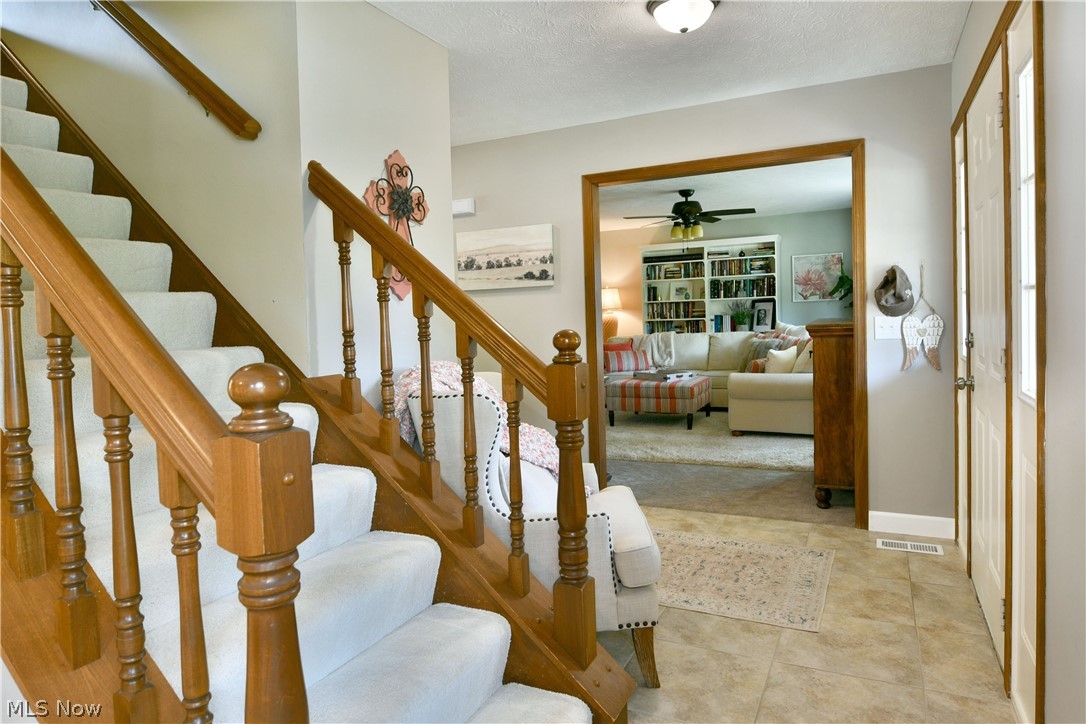 8930 Echo Lake Road Northeast Warren, OH 44484 - Photo 7 of 46