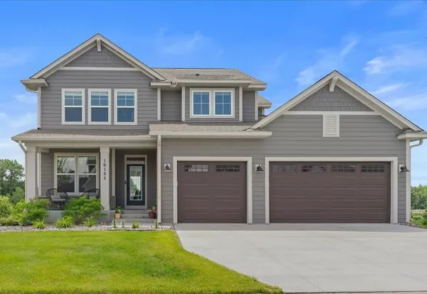 $814,900 | 10125 Shadyview Lane North, Maple Grove, MN 55311