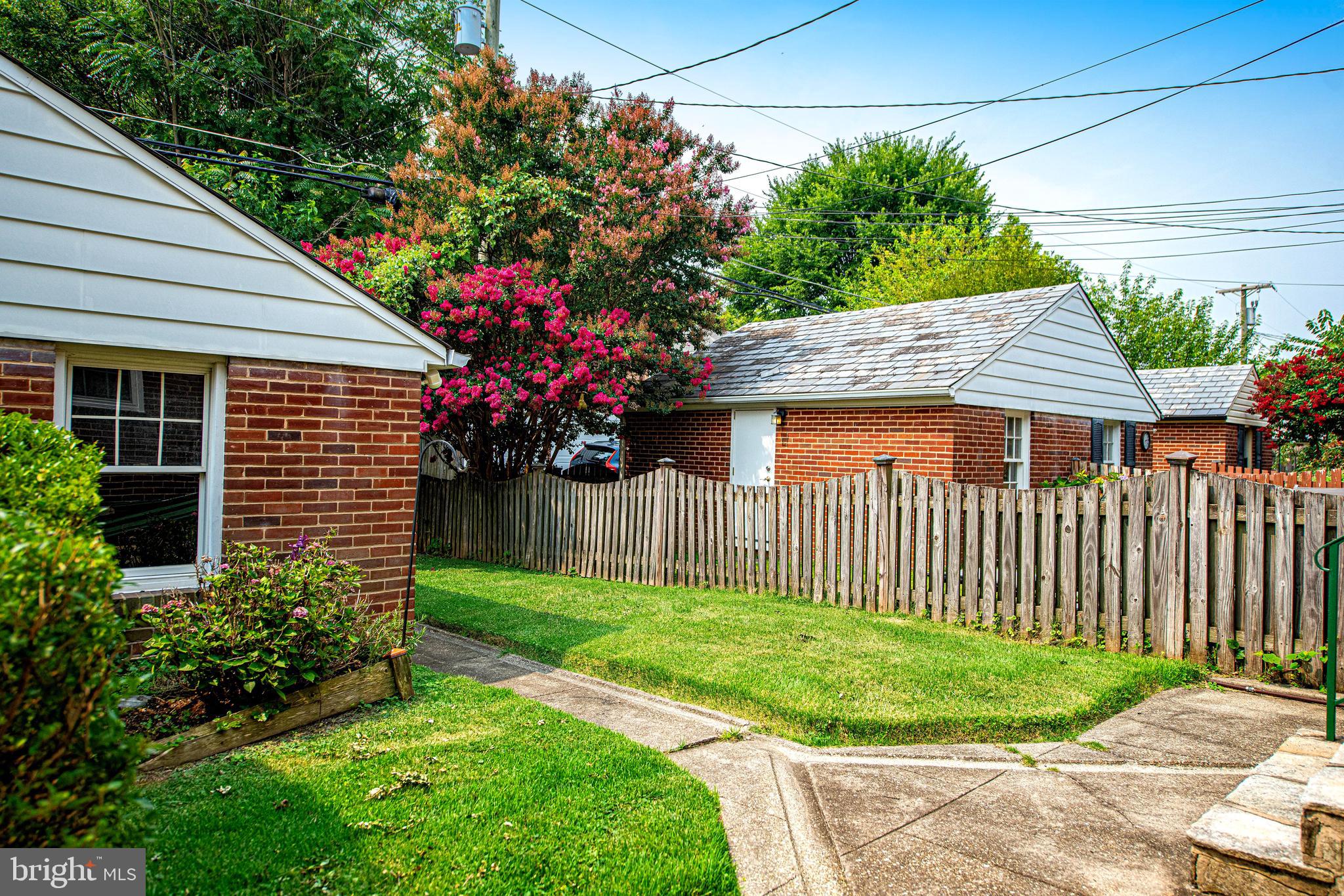 229 Dumbarton Road Baltimore, MD 21212 - Photo 22 of 26 Wood fence