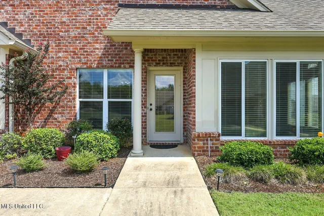 $264,900 | 830 Sweetwater Drive, Pearl, MS 39208