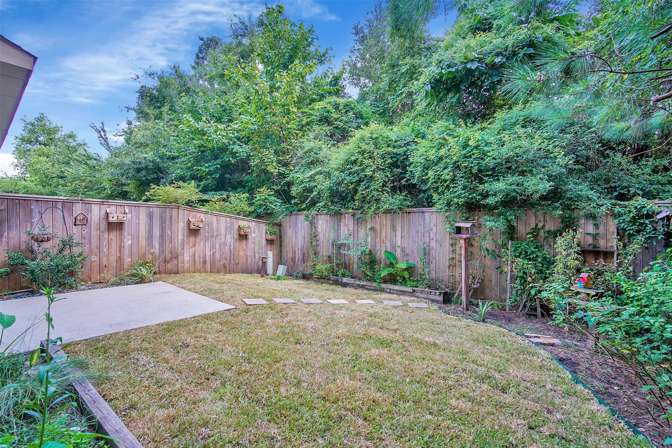 111 Aventura Place Spring, TX 77389 - Photo 35 of 42 a backyard of a house