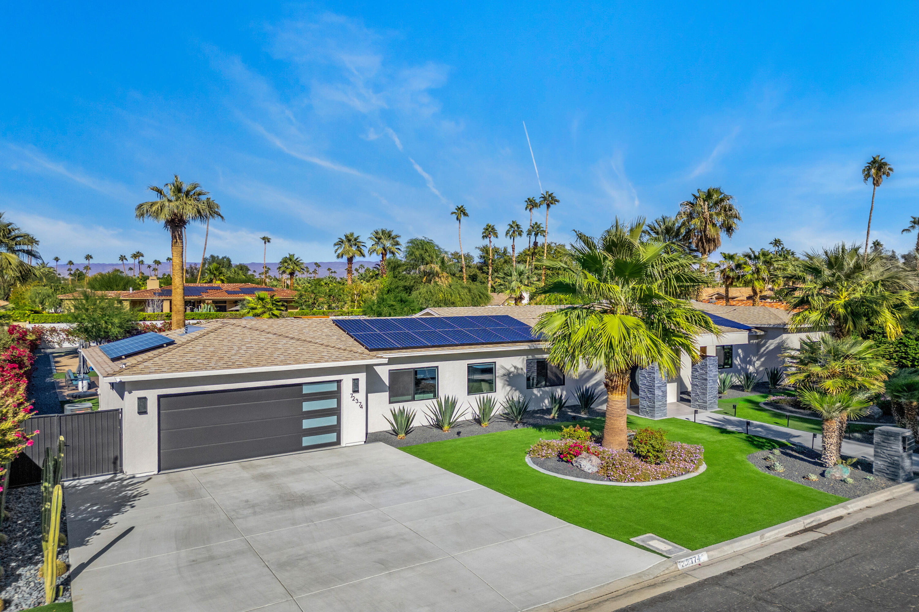 72374 Rancho Road Rancho Mirage, CA 92270 - Photo 7 of 45 42_11604350_174684_174684-EI-142