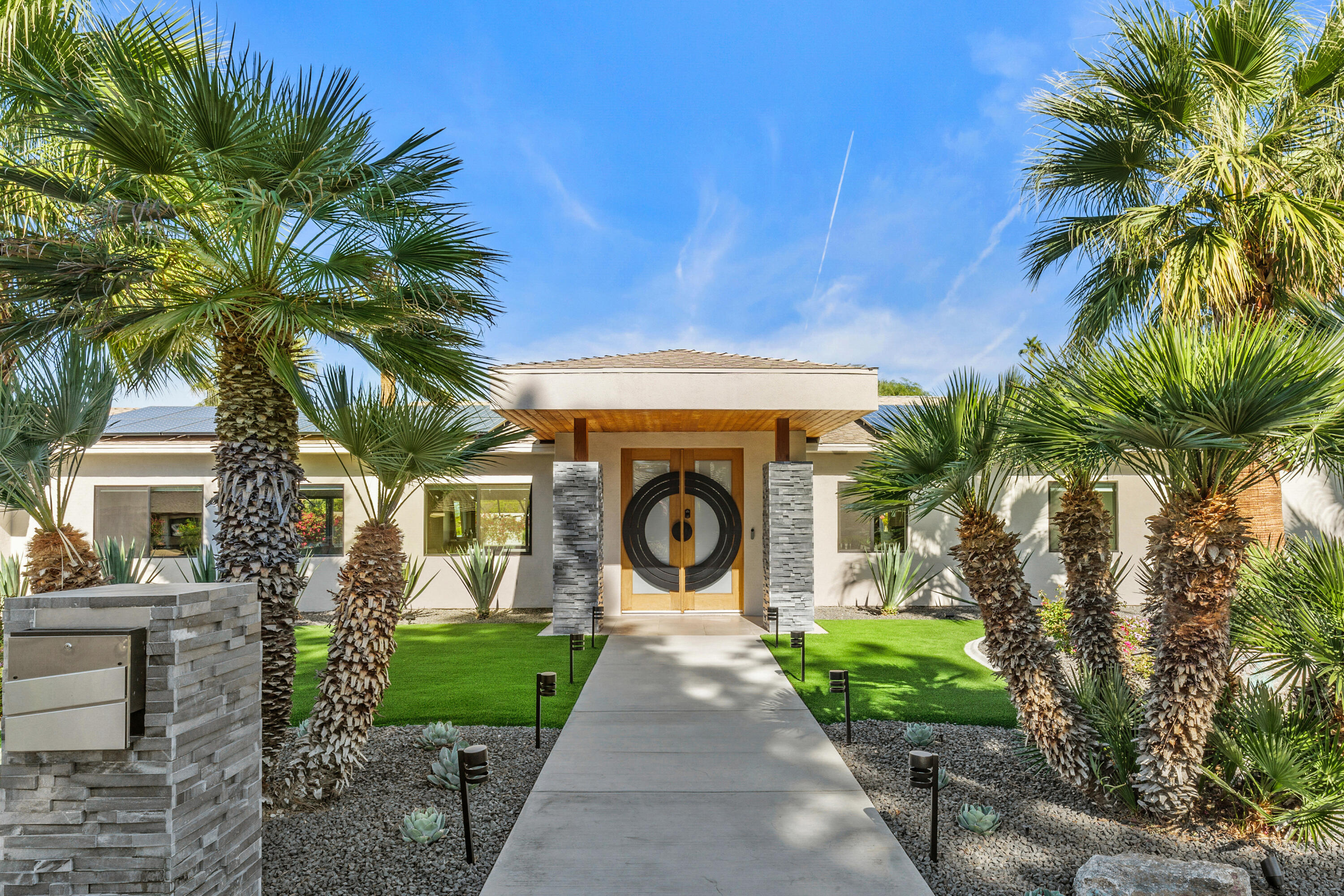 72374 Rancho Road Rancho Mirage, CA 92270 - Photo 8 of 45 4_11604310_174684_174684-EI-104