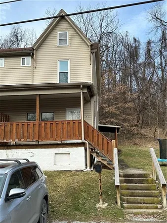 $1,200 | 719 Stella Street, Jeannette, PA 15644