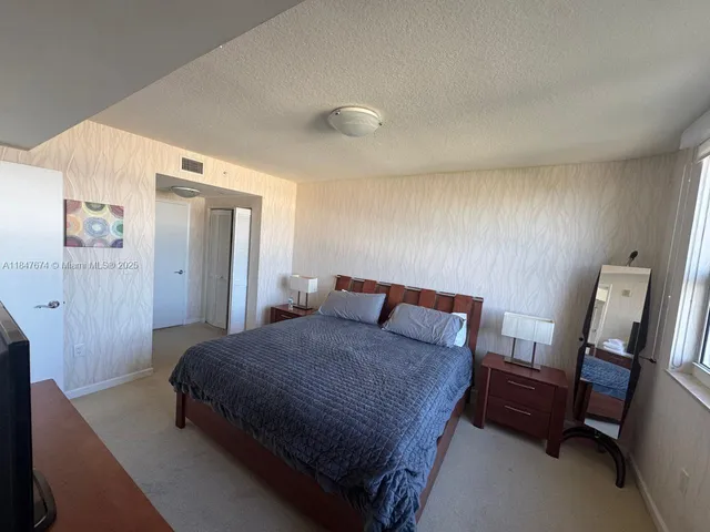 $2,900 | 19501 West Country Club Drive, Unit 1712, Aventura, FL 33180