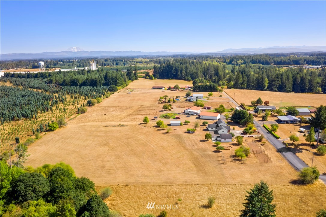 165 Conradi Road Winlock, WA 98596 - Photo 35 of 40 a view of a lake with a city