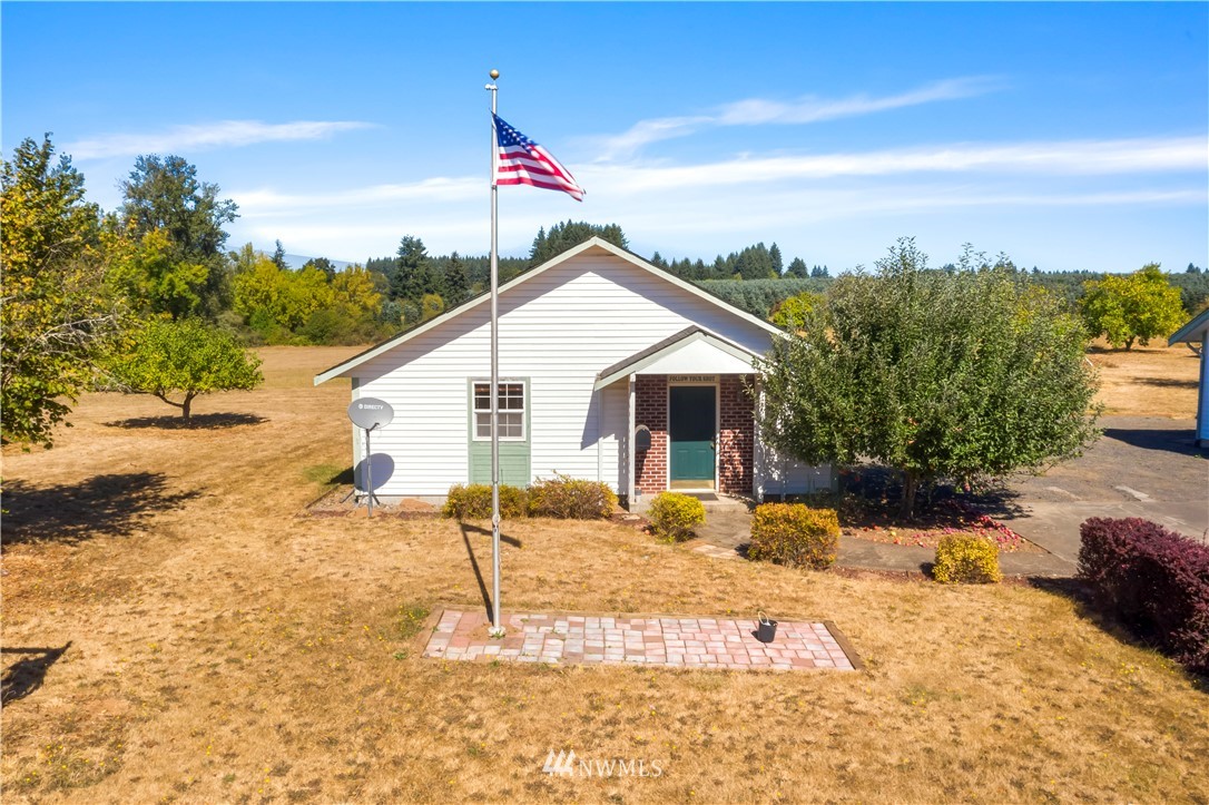 165 Conradi Road Winlock, WA 98596 - Photo 36 of 40 a view of a house with snow on the road