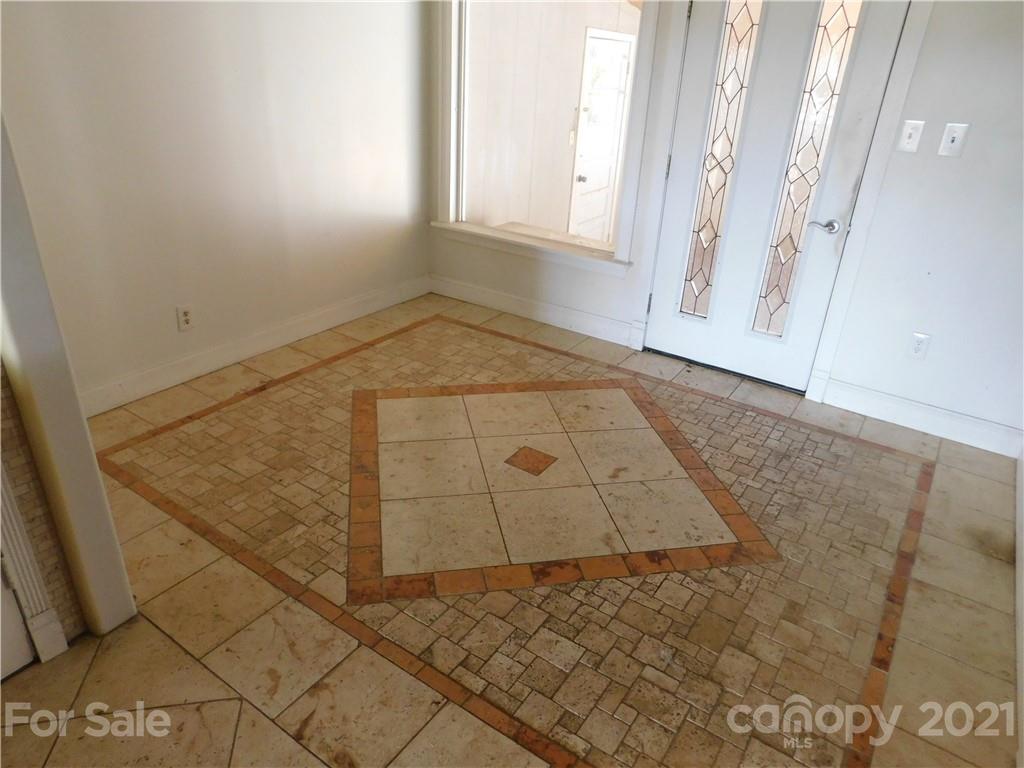110 Blue Ridge Road Campobello, SC 29322 - Photo 21 of 26 a view of an entryway