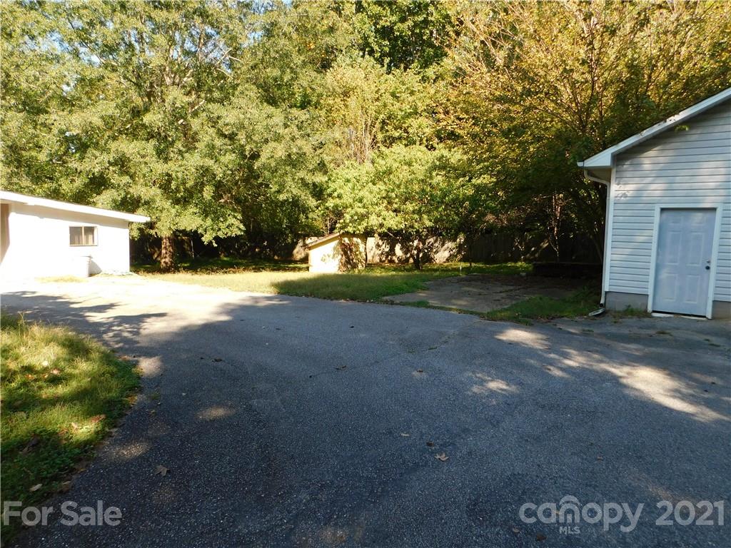 110 Blue Ridge Road Campobello, SC 29322 - Photo 7 of 26 a view of a house with a yard