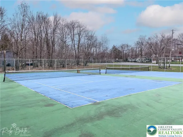 a view of a tennis court