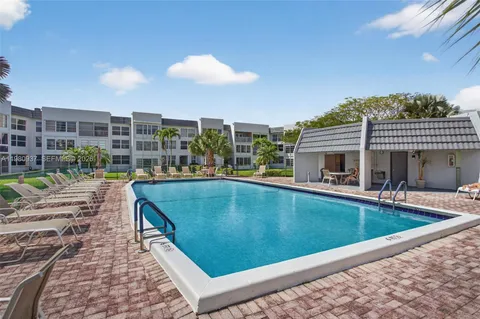 $98,500 | 6600 Royal Palm Boulevard, Unit 207B, Margate, FL 33063