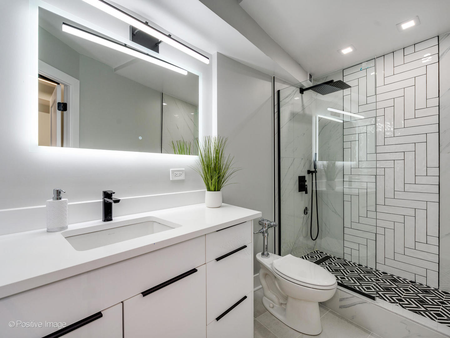 300 North State Street, Unit 5125 Chicago, IL 60654 - Photo 12 of 21