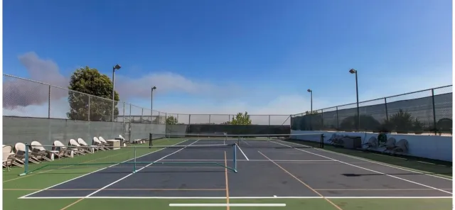 a view of a tennis court