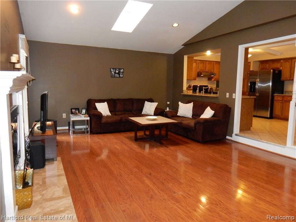 36768 Chesapeake Road Farmington Hills, MI 48335 - Photo 22 of 49