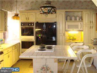 328 Pelham Road Philadelphia, PA 19119 - Photo 8 of 12 Kitchen