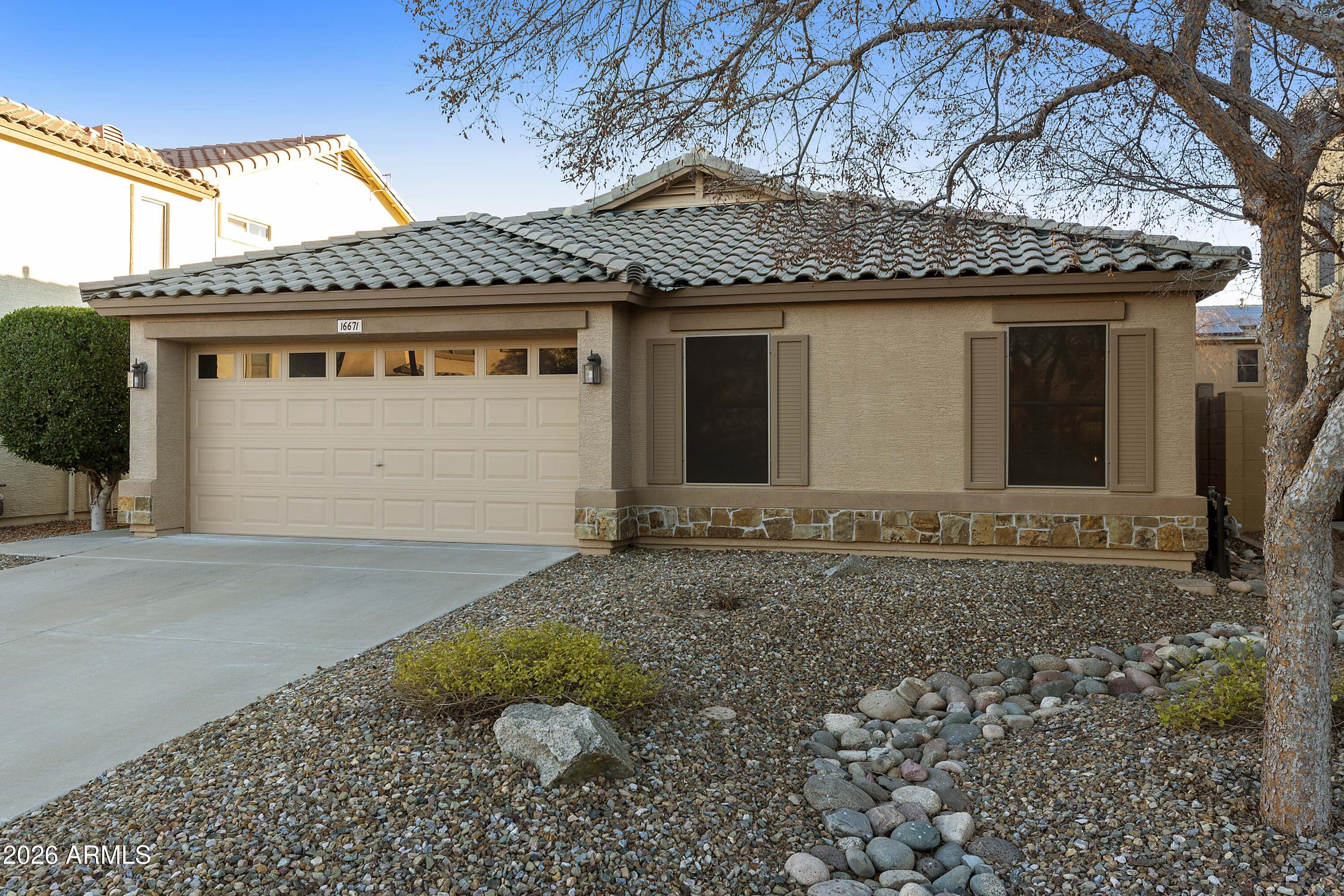 16671 West Rimrock Street Surprise, AZ 85374 - Photo 5 of 48