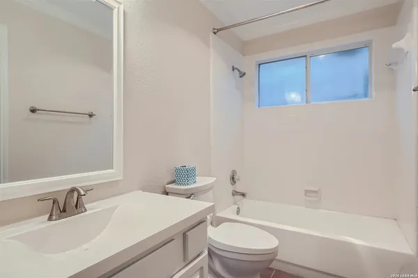 $2,650 | 16815 Brookwood, San Antonio, TX 78248