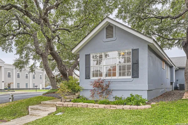 $2,650 | 16815 Brookwood, San Antonio, TX 78248