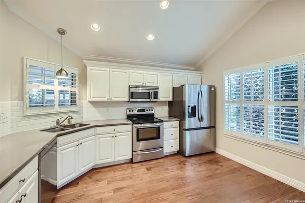 $2,650 | 16815 Brookwood, San Antonio, TX 78248