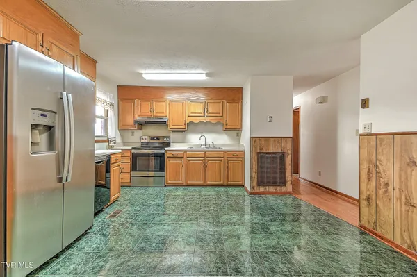 $1,400 | 1071 Okrina Drive, Unit 28, Church Hill, TN 37642
