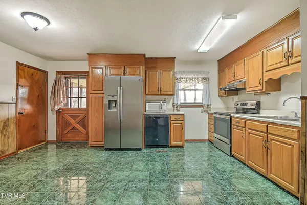 $1,400 | 1071 Okrina Drive, Unit 28, Church Hill, TN 37642