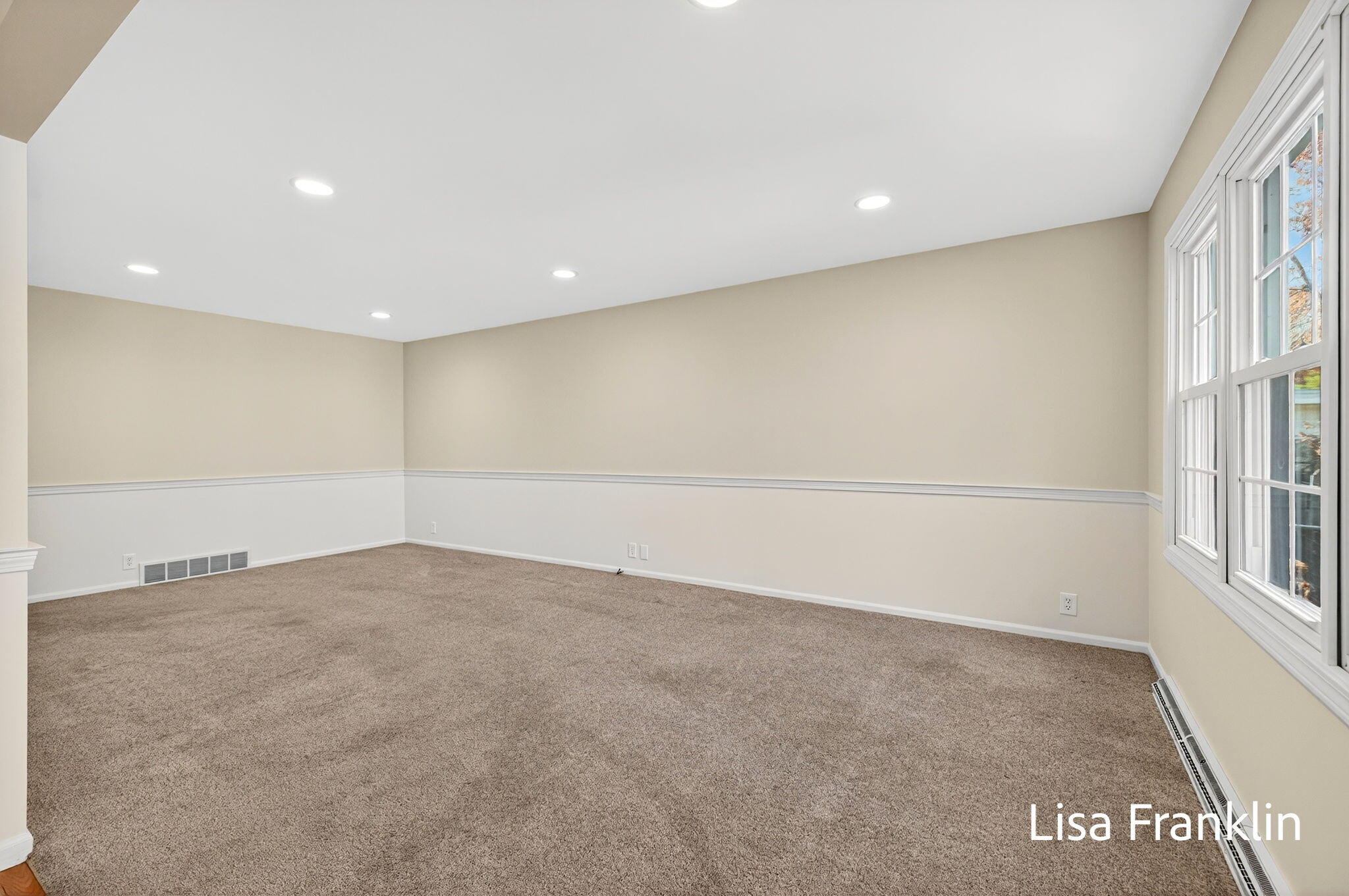 16127 Harbor View Drive Spring Lake, MI 49456 - Photo 17 of 48 Living Room view 2