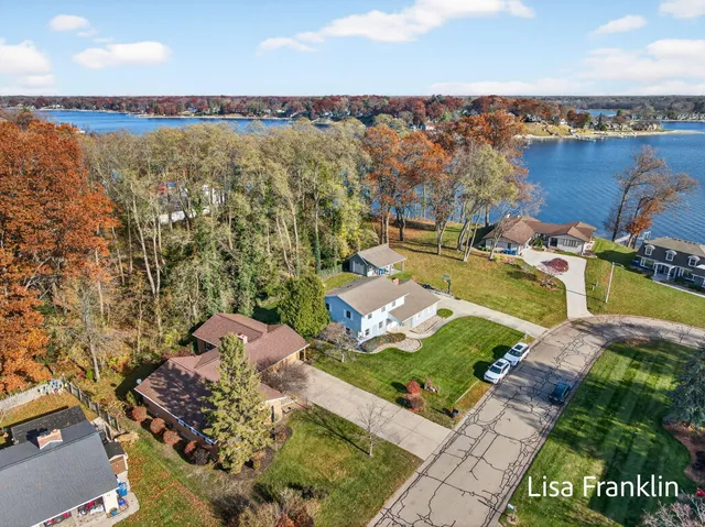 $419,900 | 16127 Harbor View Drive, Spring Lake, MI 49456