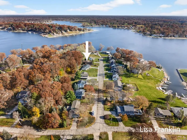 $419,900 | 16127 Harbor View Drive, Spring Lake, MI 49456