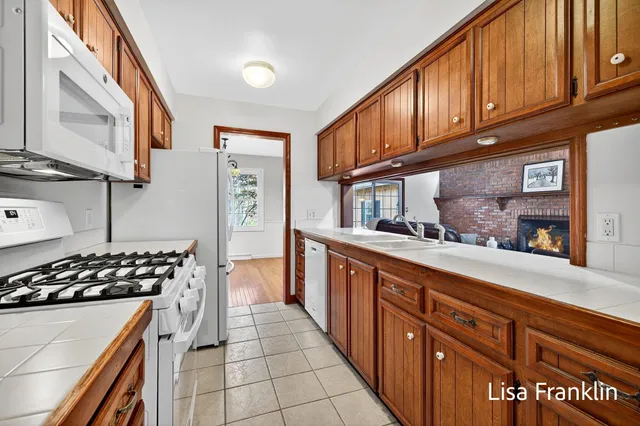 $419,900 | 16127 Harbor View Drive, Spring Lake, MI 49456