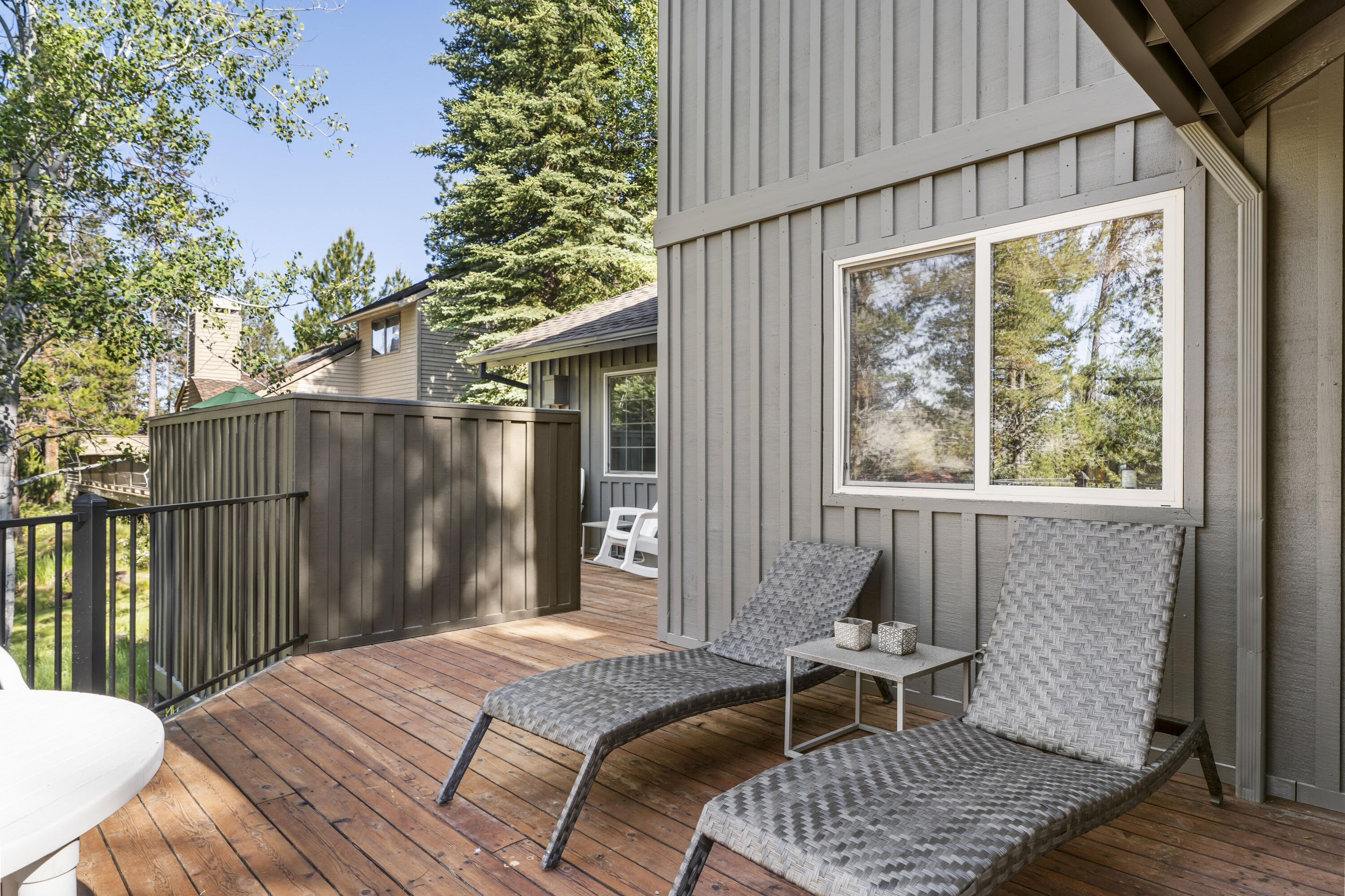 18189 Oregon Loop, Unit 5 Sunriver, OR 97707 - Photo 35 of 41 Back Deck