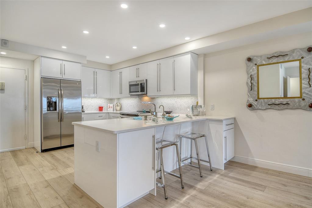 1000 Longboat Club Road, Unit 1105 Longboat Key, FL 34228 - Photo 4 of 100