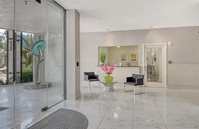 $1,075,000 | 1000 Longboat Club Road, Unit 1105, Longboat Key, FL 34228