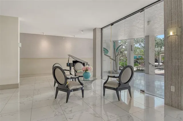 $1,075,000 | 1000 Longboat Club Road, Unit 1105, Longboat Key, FL 34228