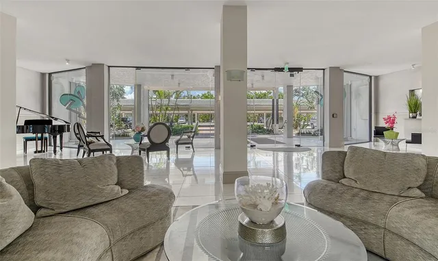 $1,075,000 | 1000 Longboat Club Road, Unit 1105, Longboat Key, FL 34228