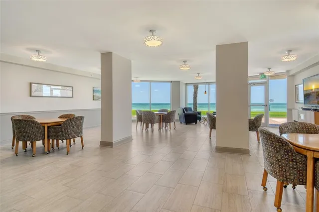 $1,075,000 | 1000 Longboat Club Road, Unit 1105, Longboat Key, FL 34228