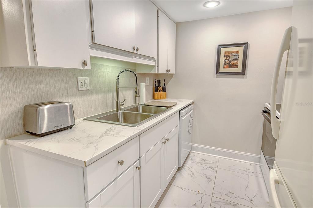 1000 Longboat Club Road, Unit 1105 Longboat Key, FL 34228 - Photo 91 of 100