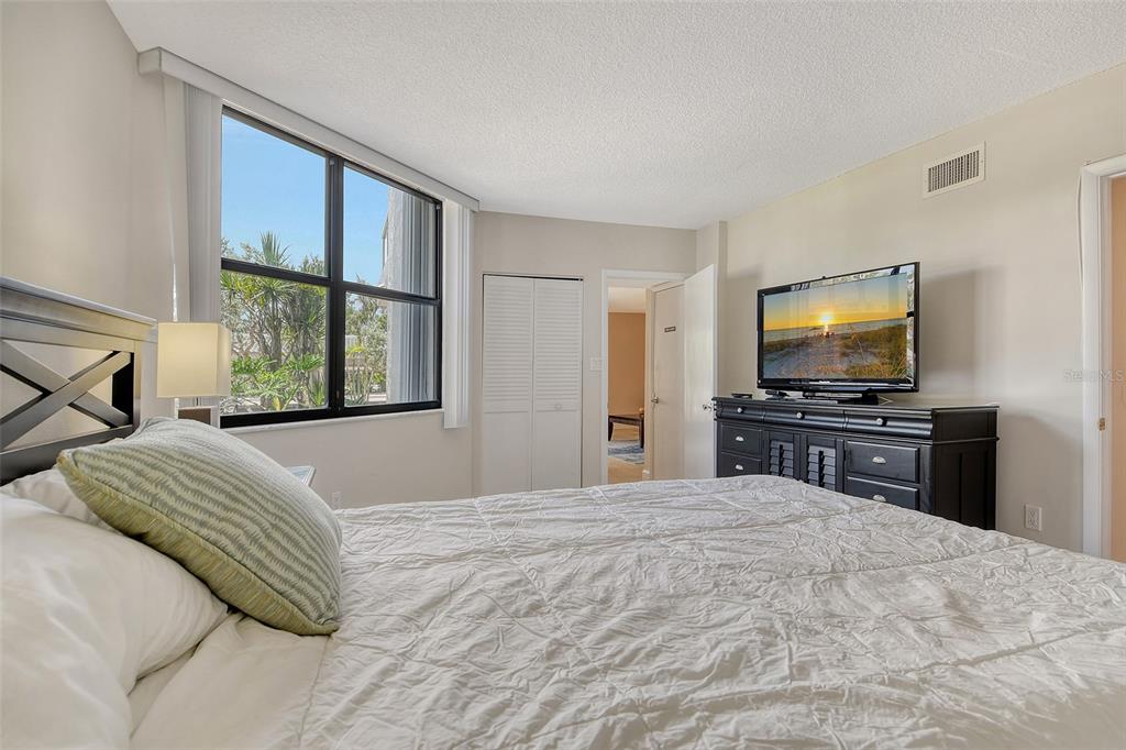 1000 Longboat Club Road, Unit 1105 Longboat Key, FL 34228 - Photo 93 of 100