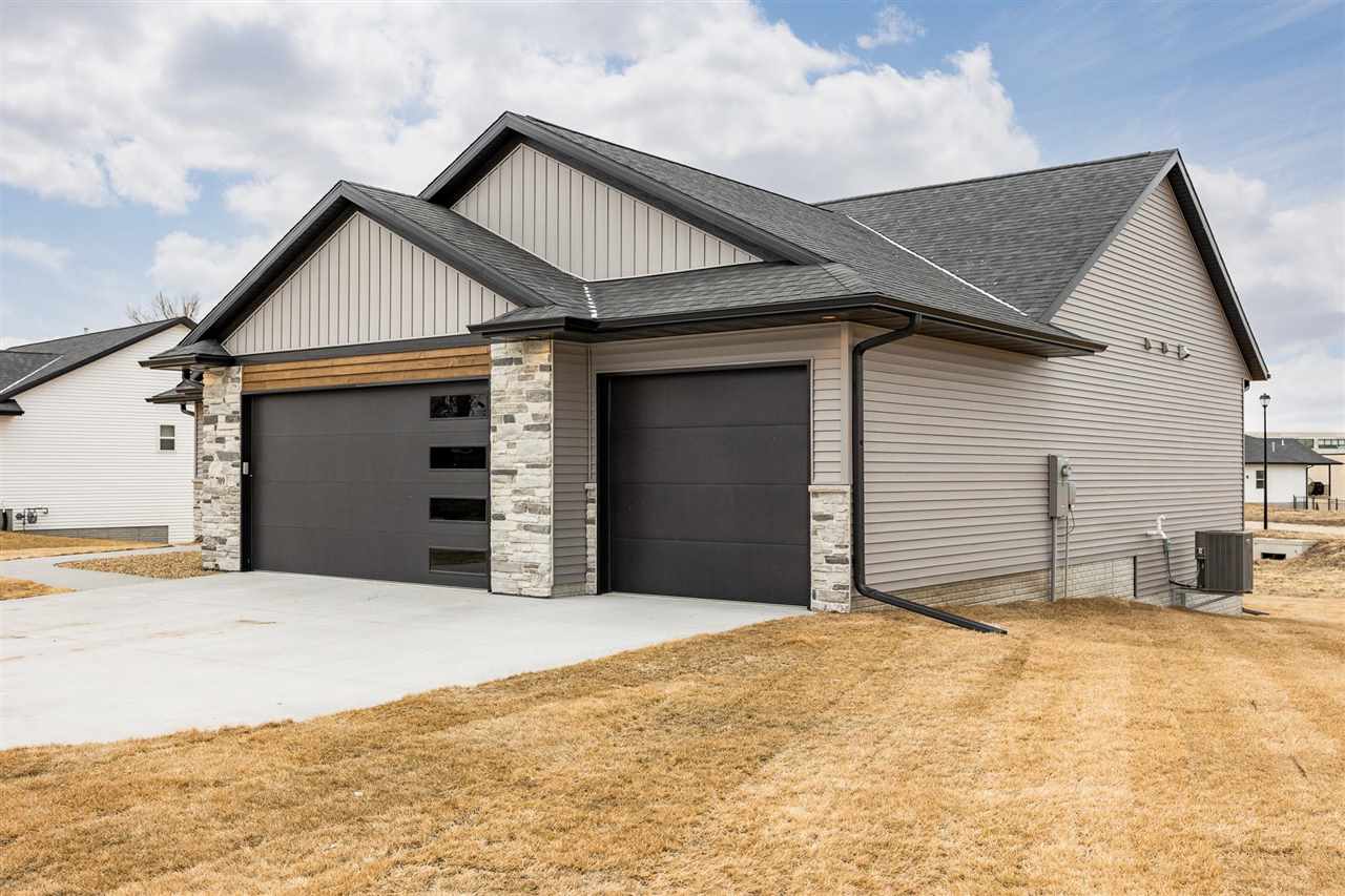 709 Pointer Circle Center Point, IA 52213 - Photo 3 of 44 Gallery Image 3