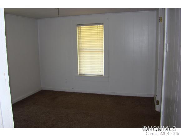 584 Wright Road Marion, NC 28752 - Photo 4 of 14 Gallery Image 4