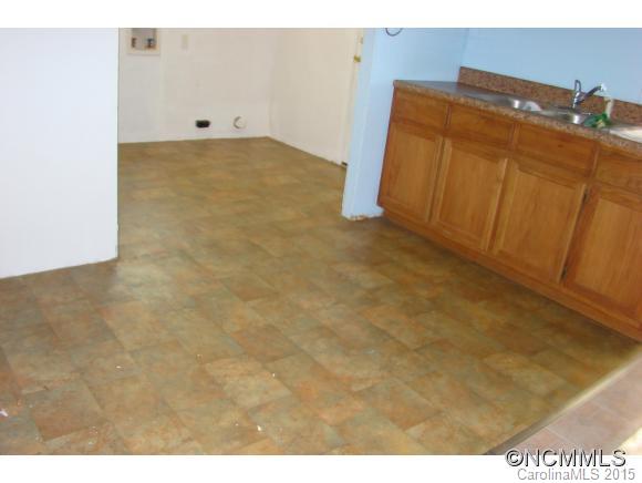584 Wright Road Marion, NC 28752 - Photo 6 of 14 Gallery Image 6