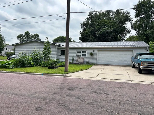 $149,900 | 112 3rd Avenue, Redwood Falls, MN 56283