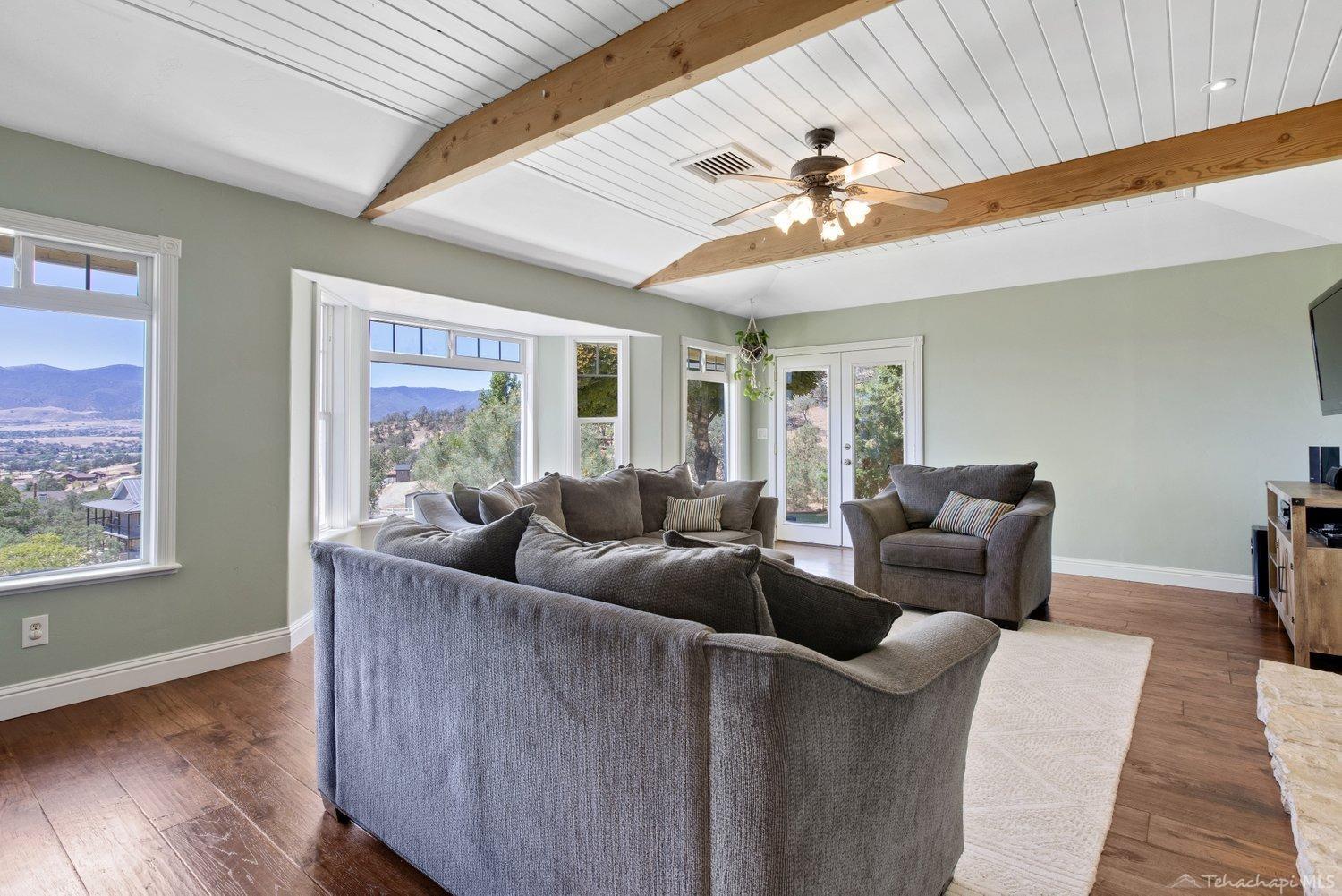 21218 Pine Ridge Drive Tehachapi, CA 93561 - Photo 8 of 62 Gallery Image 8