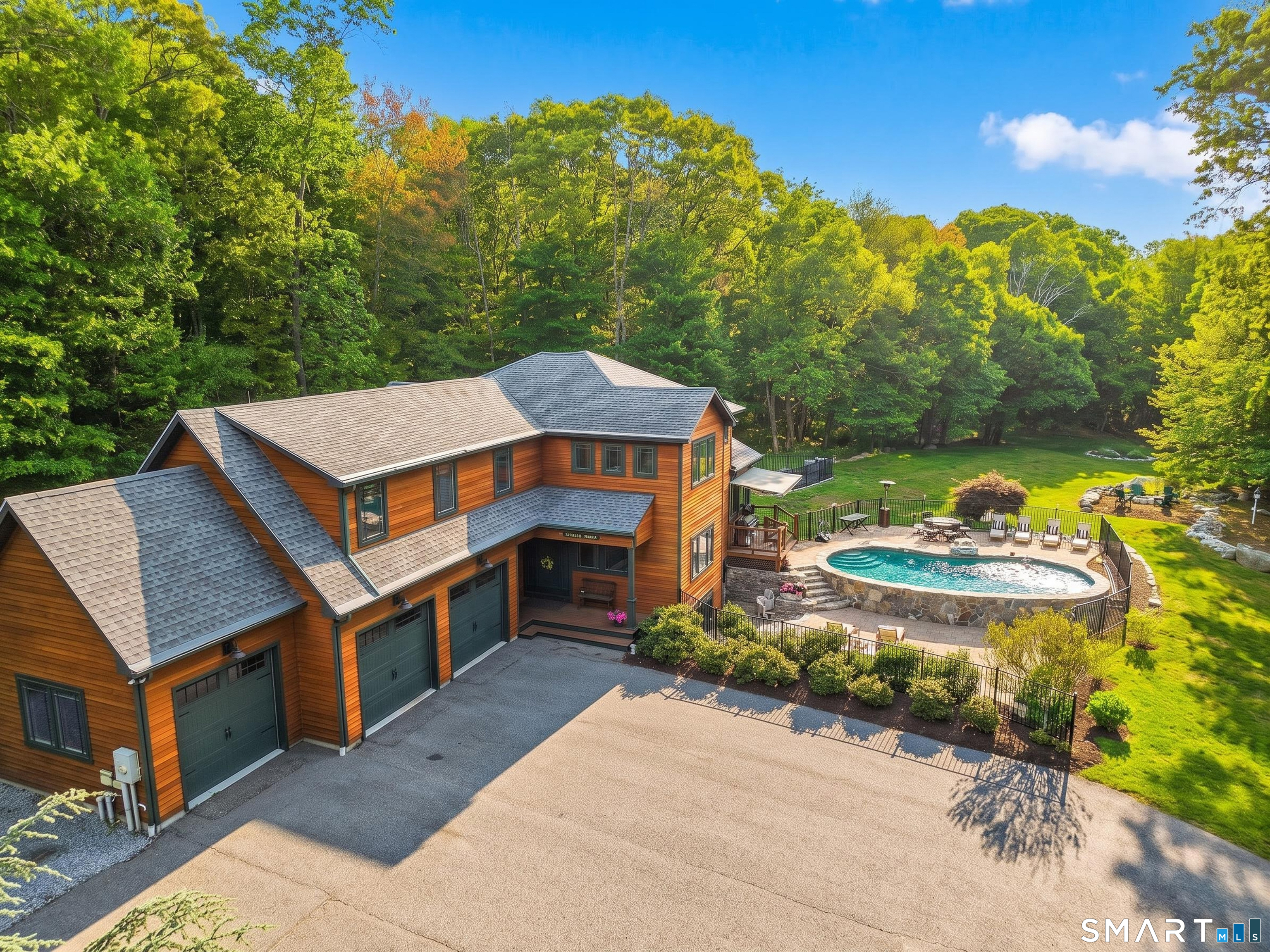 178 Great Neck Road Waterford, CT 06385 - Photo 1 of 40 Gallery Image 1