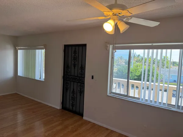 $157,900 | 100 Village Green Circle East, Unit 312, Palm Springs, FL 33461